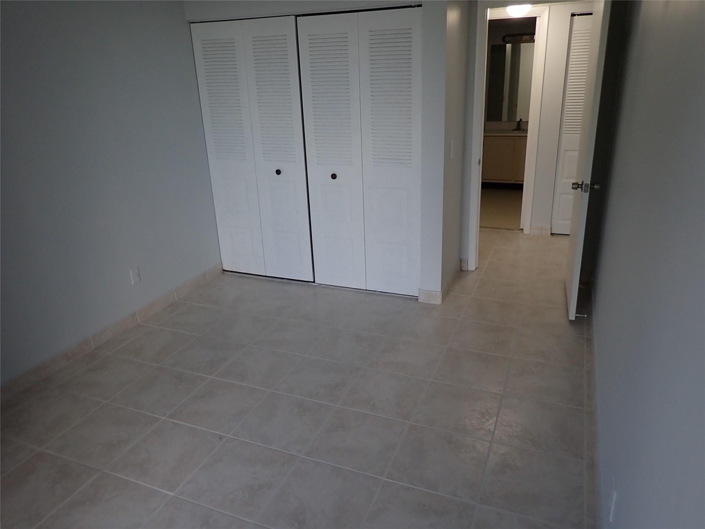 106 Lake Emerald Drive - Photo 10