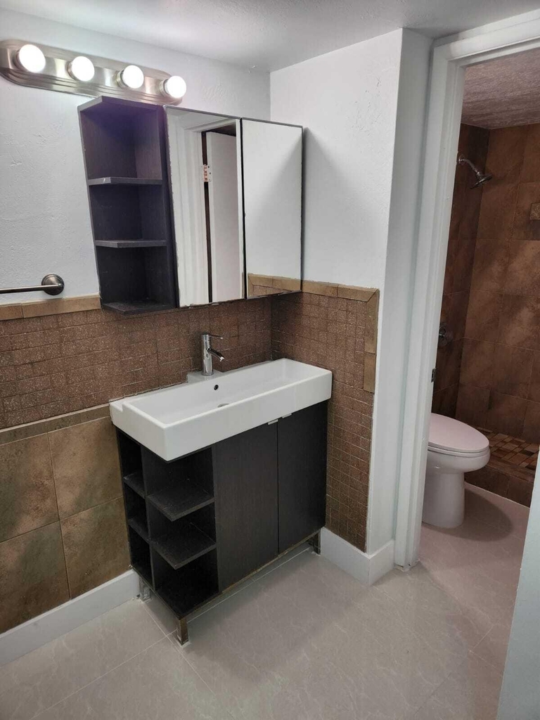 8801 W Flagler Street - Photo 7