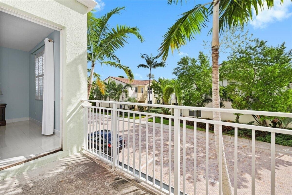 4980 Nw 15th Avenue - Photo 19