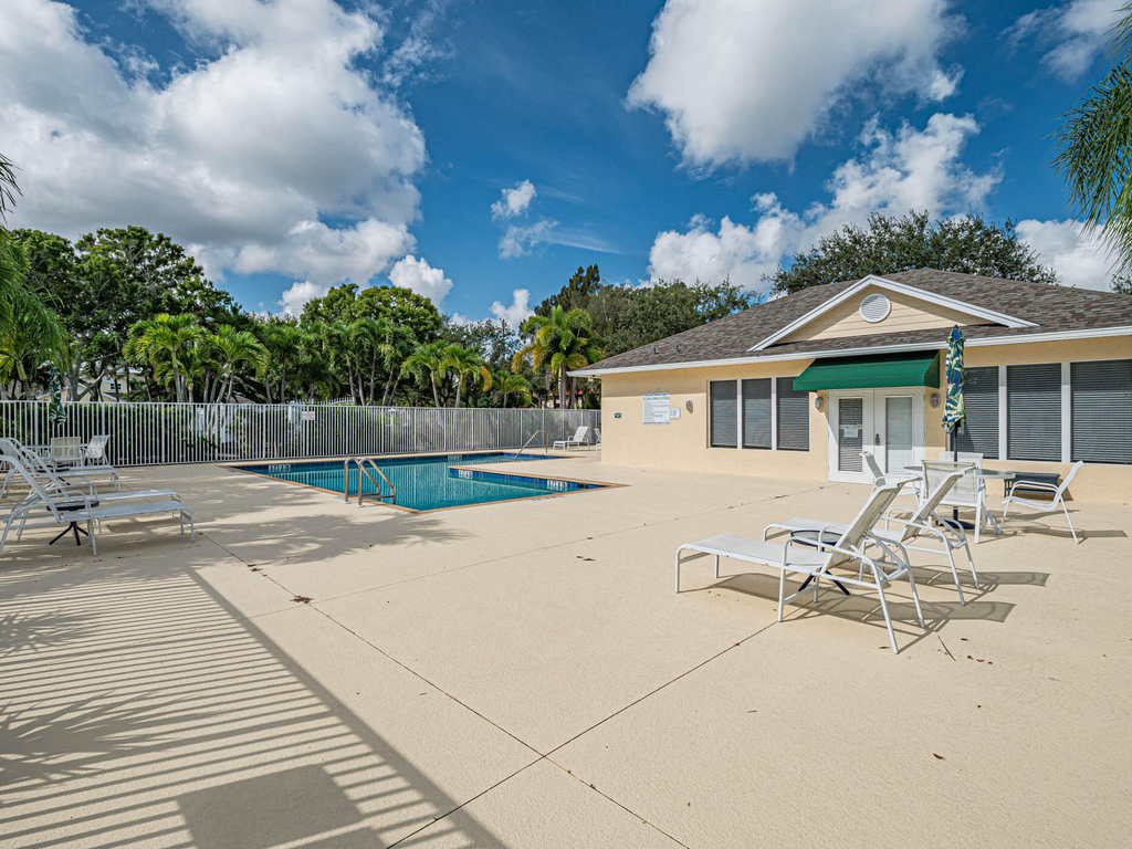 559 6th Street - Photo 40