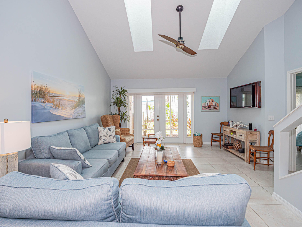 559 6th Street - Photo 4
