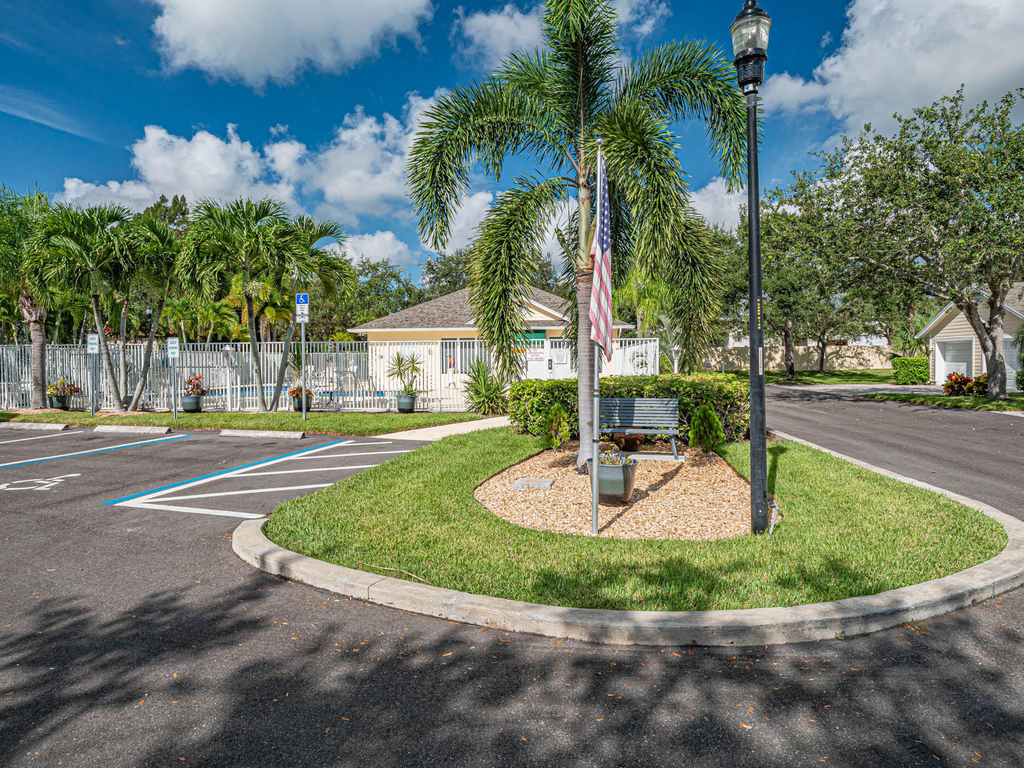 559 6th Street - Photo 39