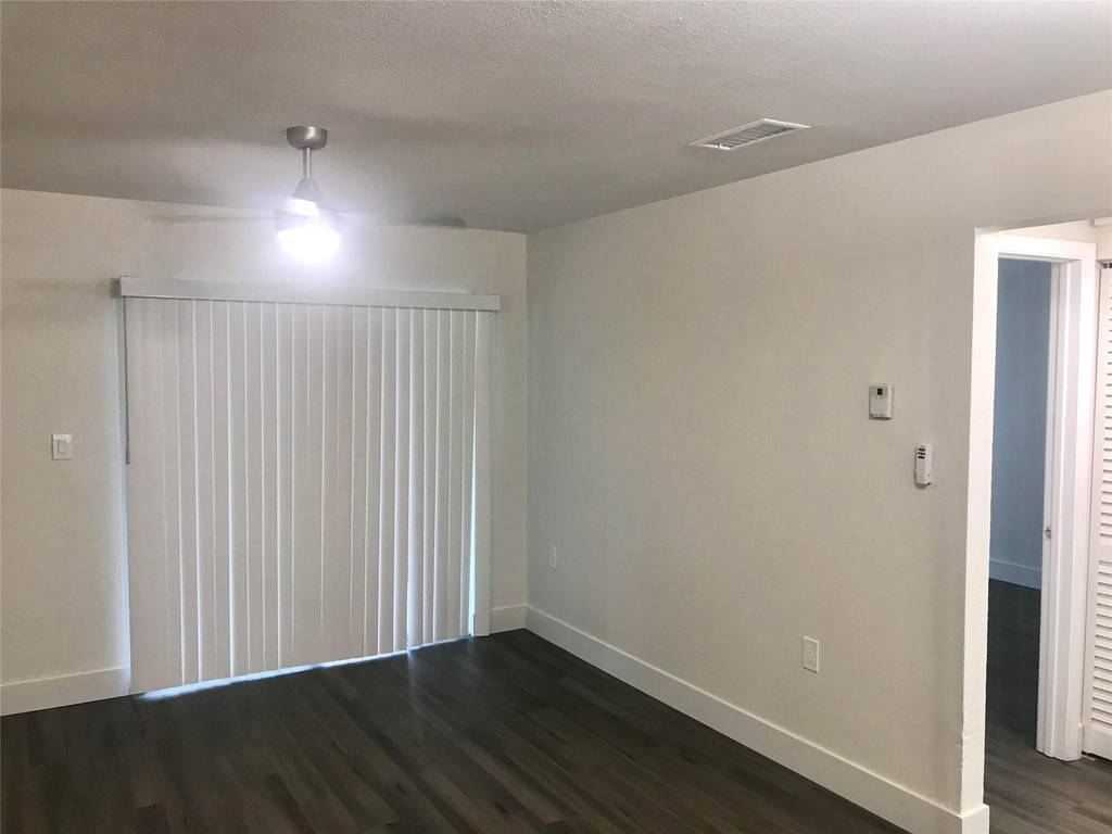 8121 Sw 21st Court - Photo 15