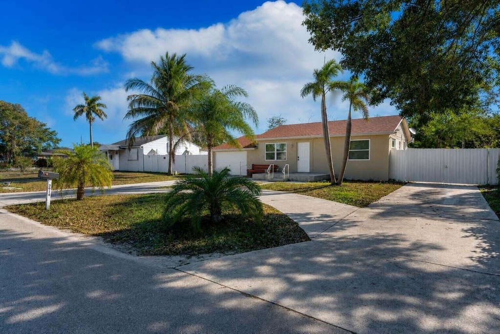 3914 Serubi Avenue - Photo 1