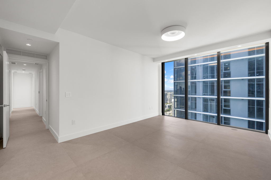700 Ne 24th Street - Photo 1