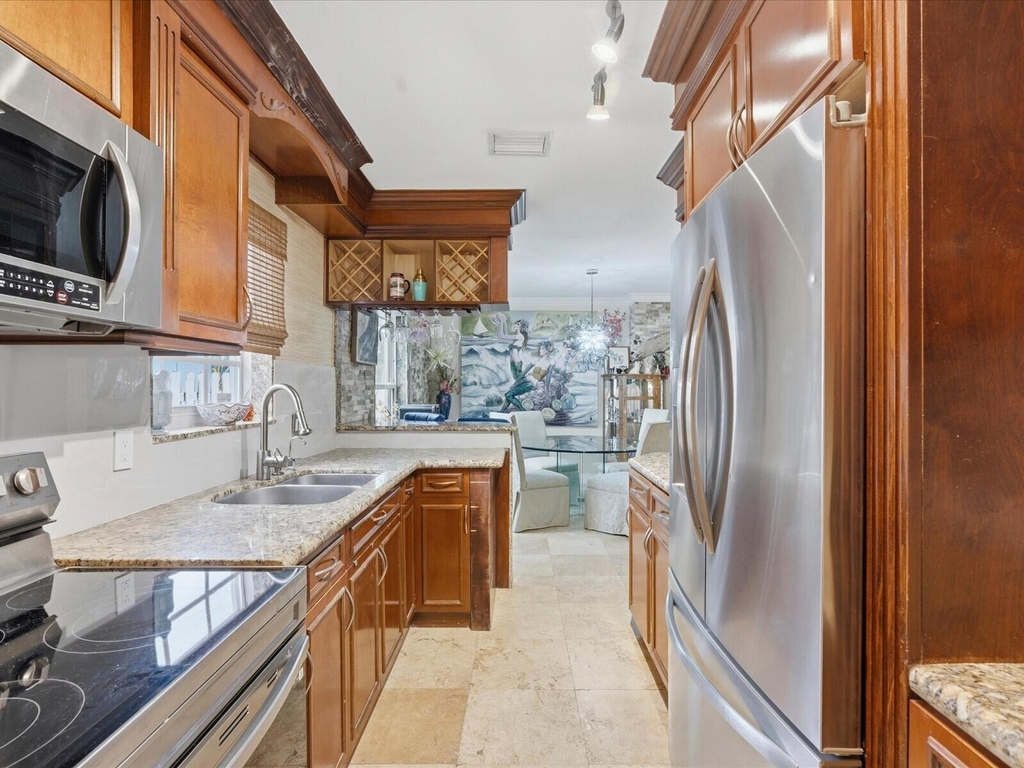 707 Sw 3rd Avenue - Photo 3