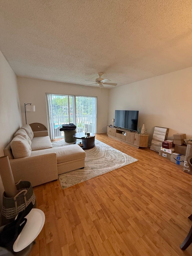 7820 Camino Real - Photo 2