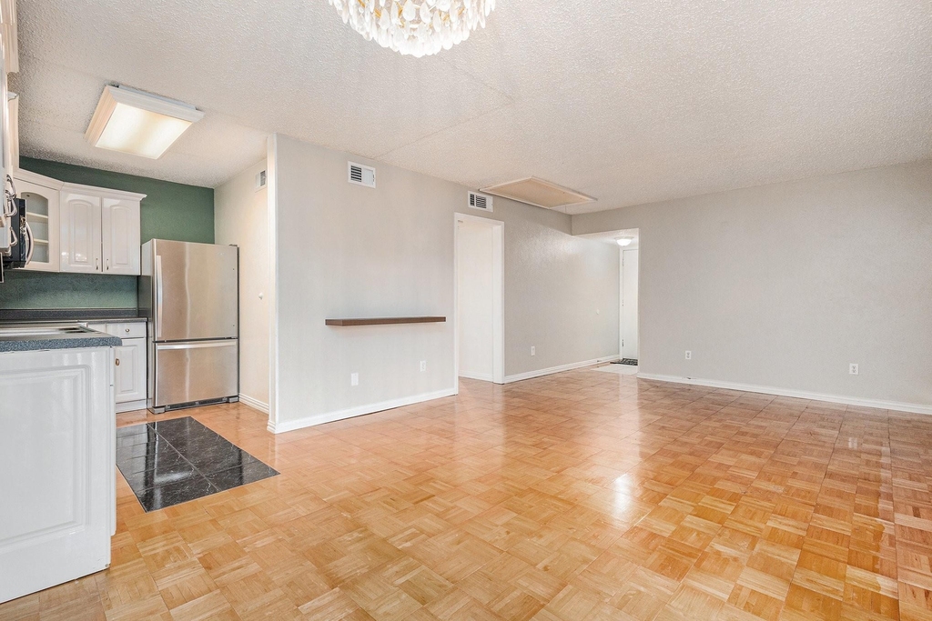 12806 Midway Road - Photo 10
