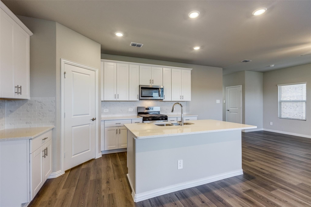 204 Travine Drive - Photo 11