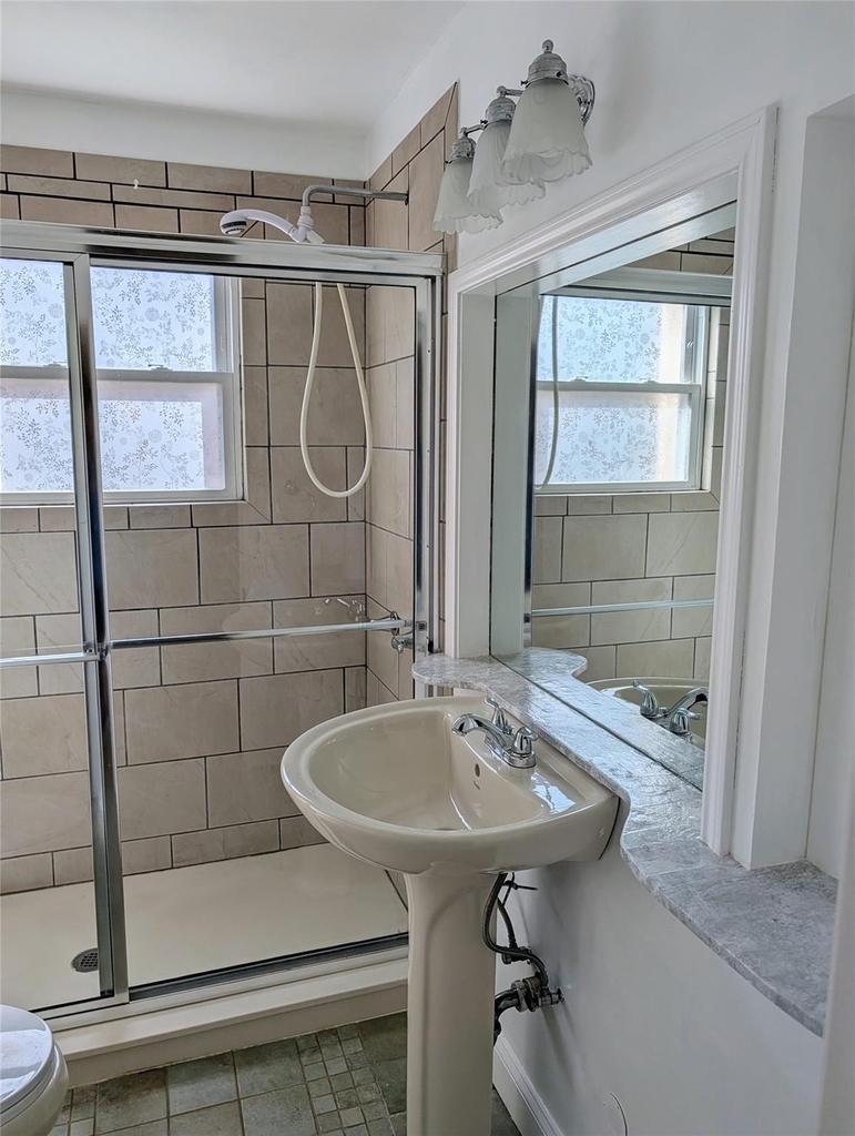 1701 Meridian Avenue - Photo 3