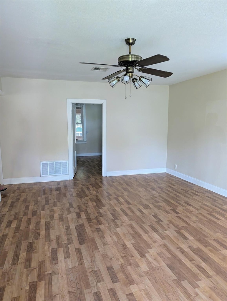 1701 Meridian Avenue - Photo 5