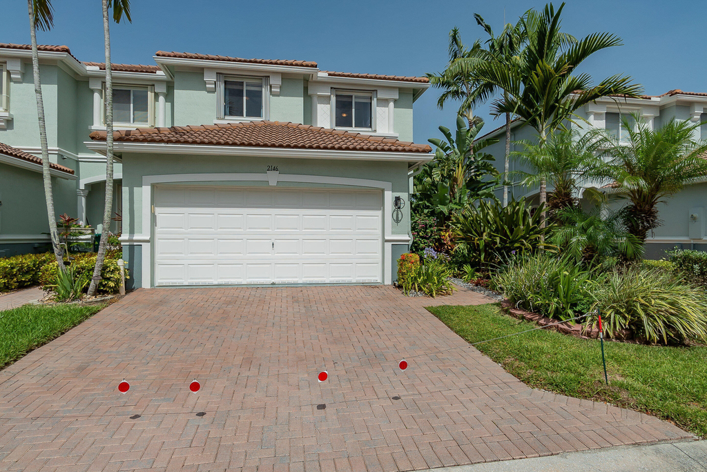 2146 Oakmont Drive - Photo 1