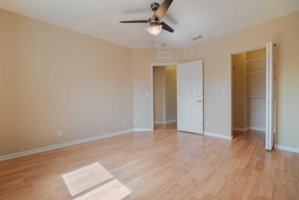 2146 Oakmont Drive - Photo 14