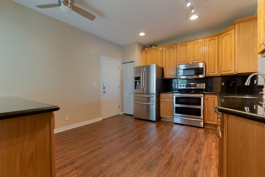 2146 Oakmont Drive - Photo 5