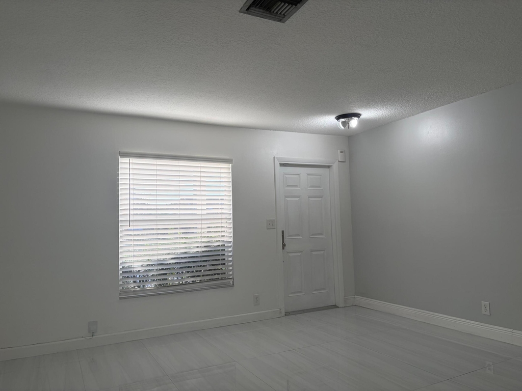 1905 Sw 86th Avenue - Photo 19
