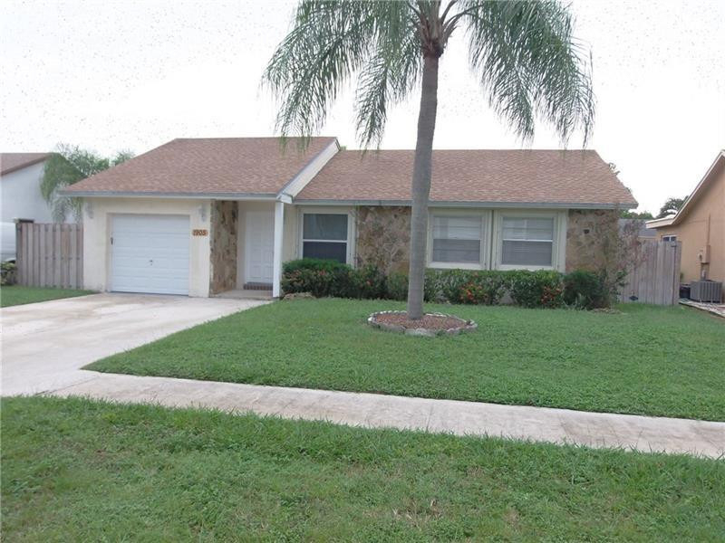 1905 Sw 86th Avenue - Photo 0