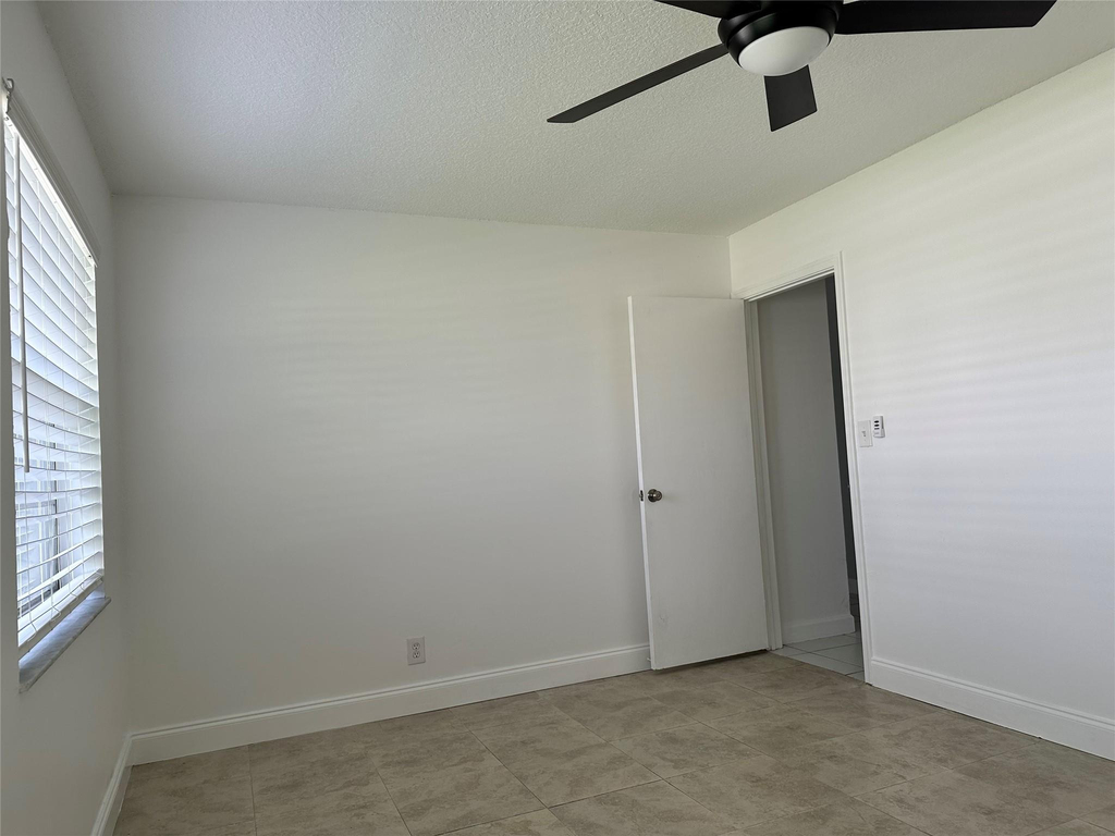 1905 Sw 86th Avenue - Photo 8