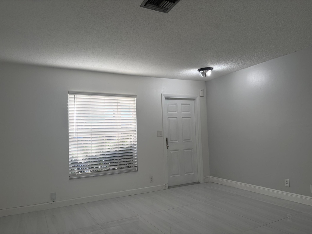 1905 Sw 86th Avenue - Photo 17