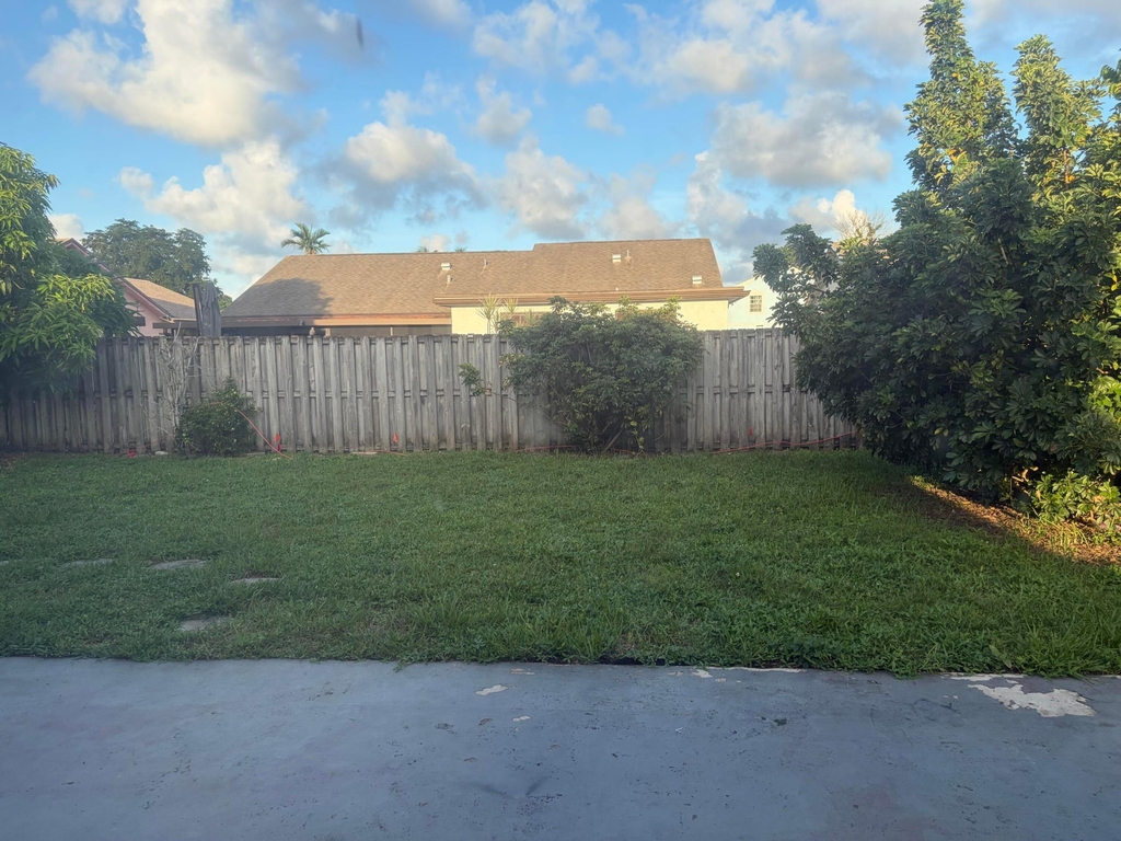 1905 Sw 86th Avenue - Photo 24