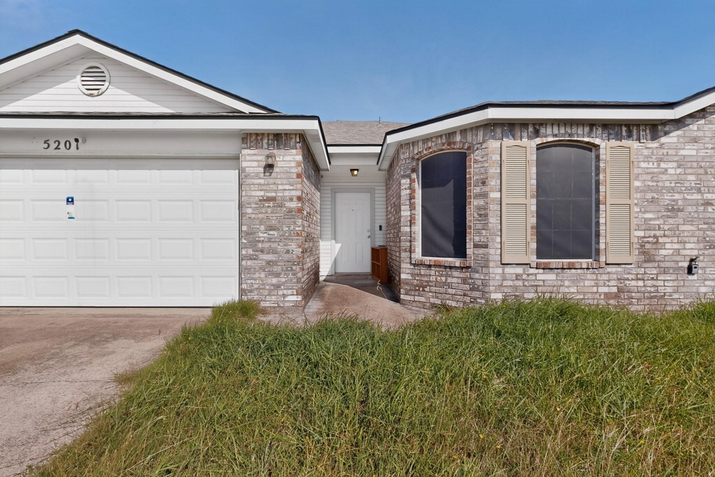 5201 Holster Drive - Photo 0