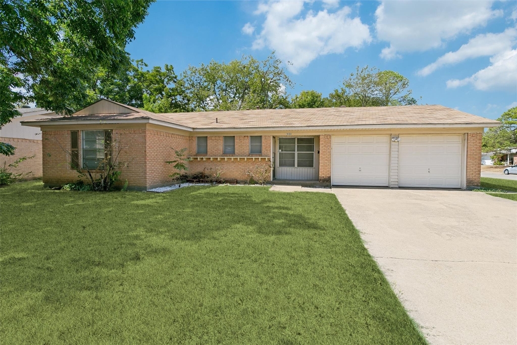 5133 Susan Lee Lane - Photo 0