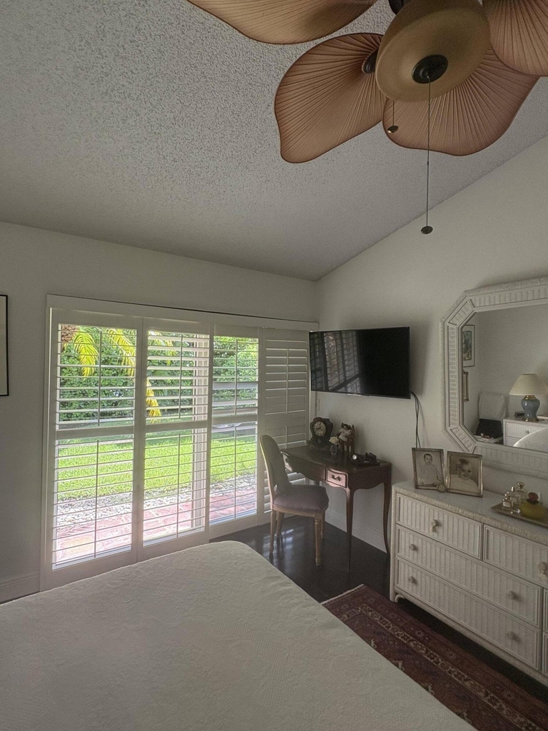 1604 Rosewood Way - Photo 0