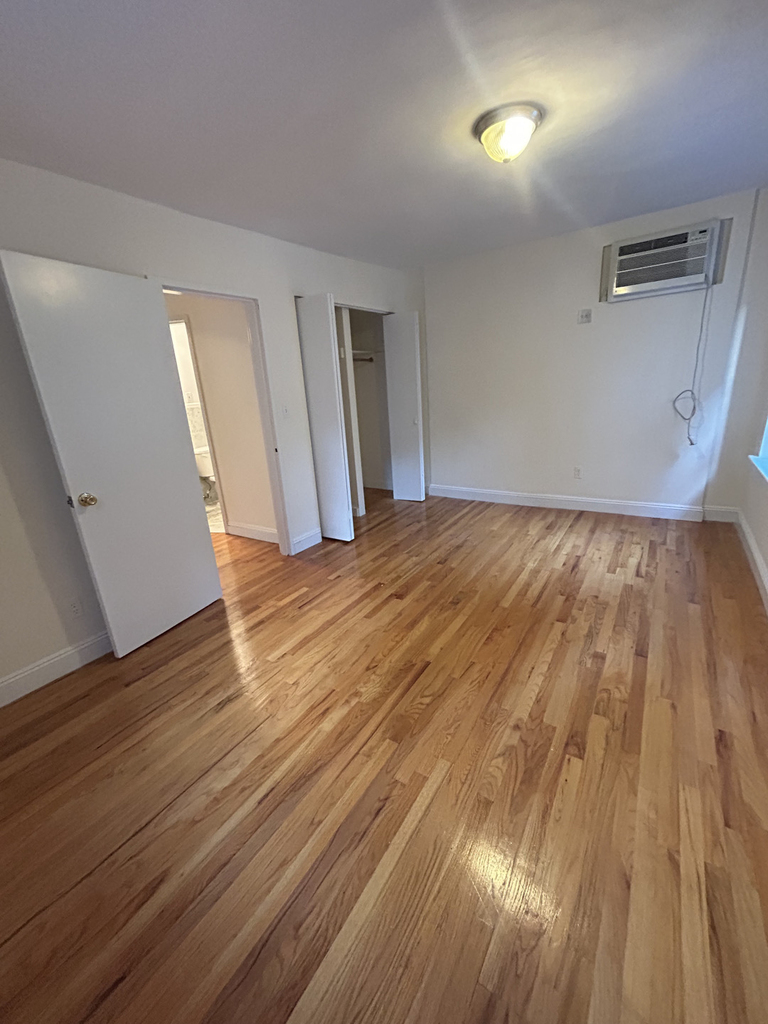 130 East 24th Street - Photo 7