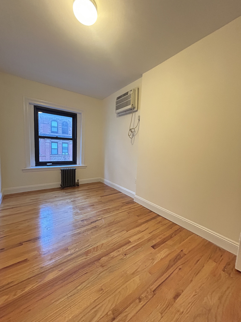 130 East 24th Street - Photo 3
