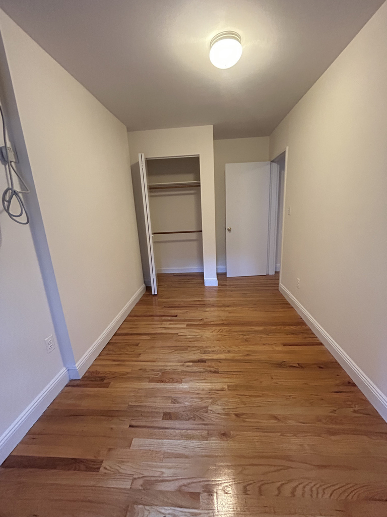 130 East 24th Street - Photo 4