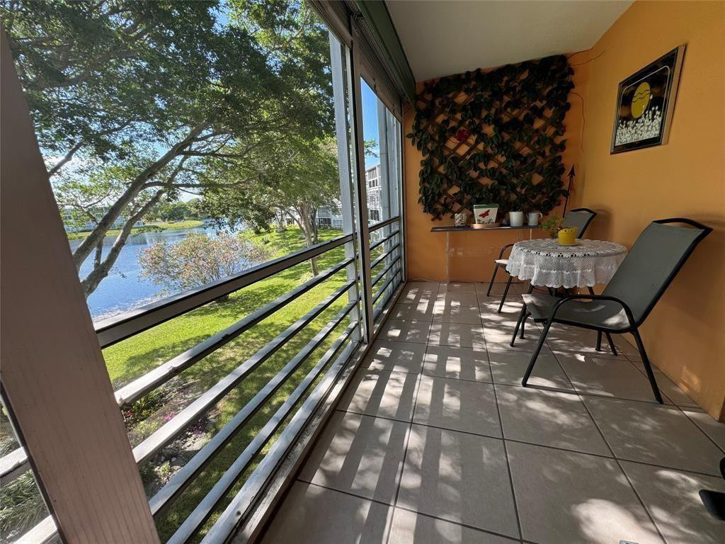 3058 Cambridge C - Photo 2