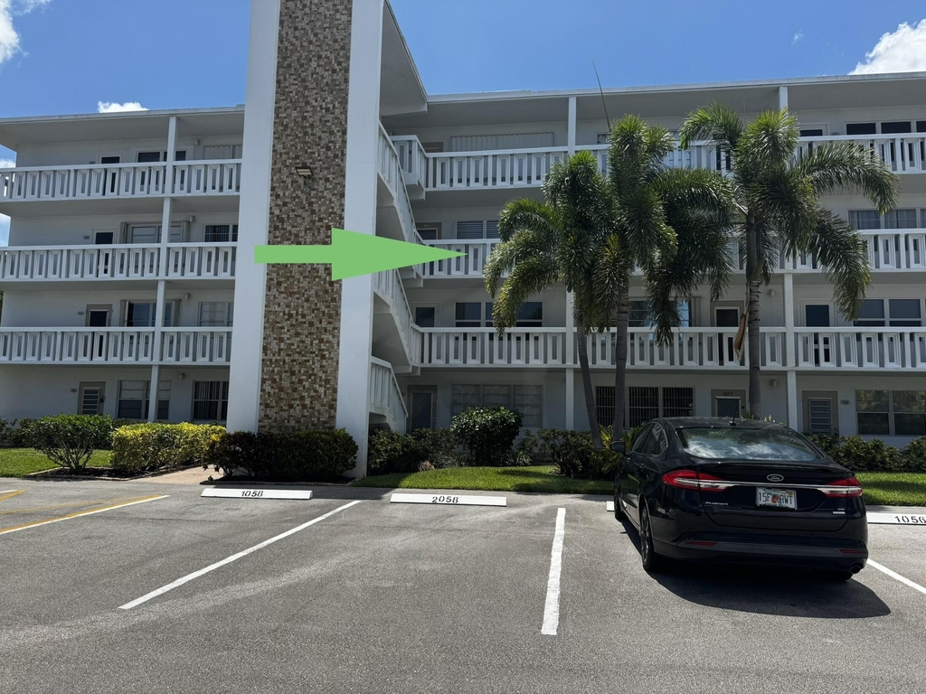 3058 Cambridge C - Photo 3