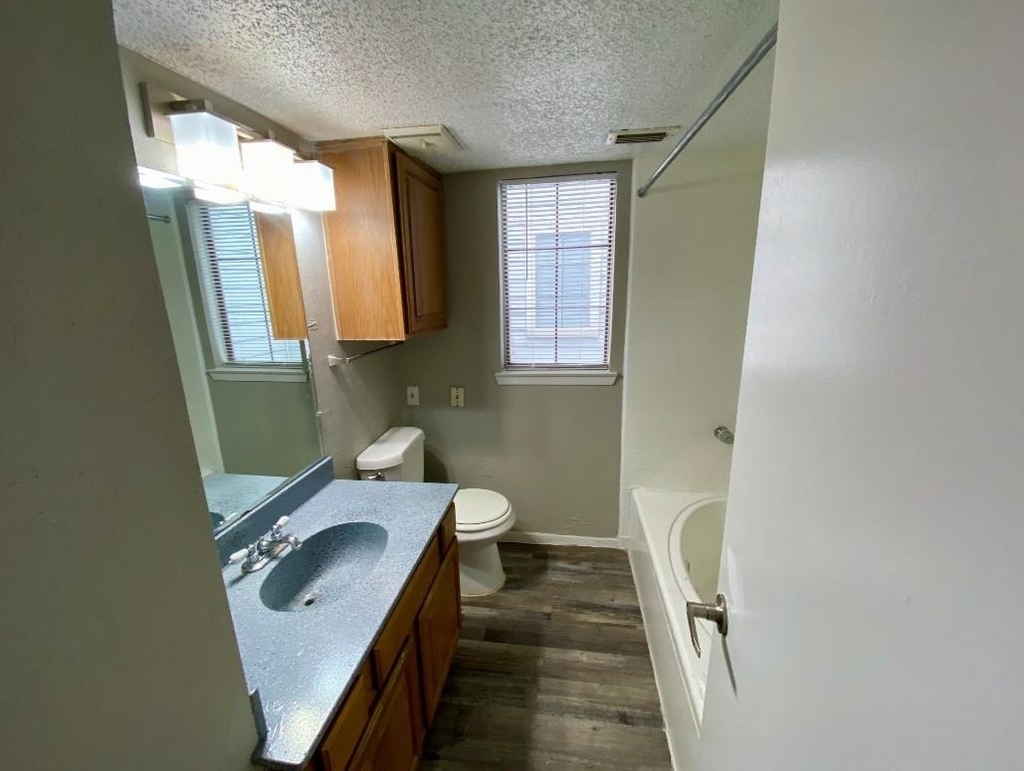 9823 Summerwood Circle - Photo 10