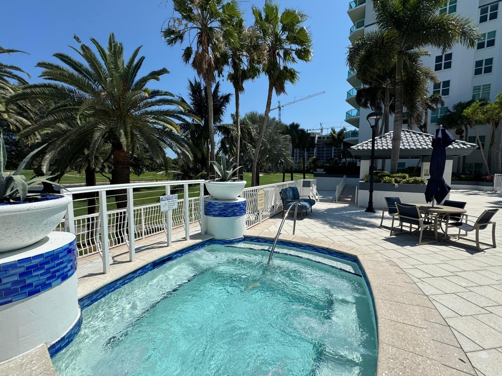 550 Se Mizner Boulevard - Photo 1