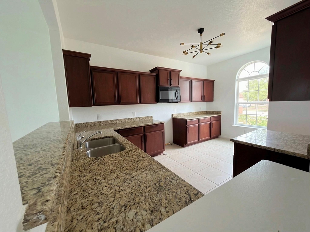 4405 Elderberry Street - Photo 3
