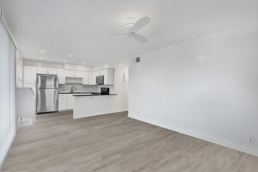 2862 Ne 32nd Street - Photo 1