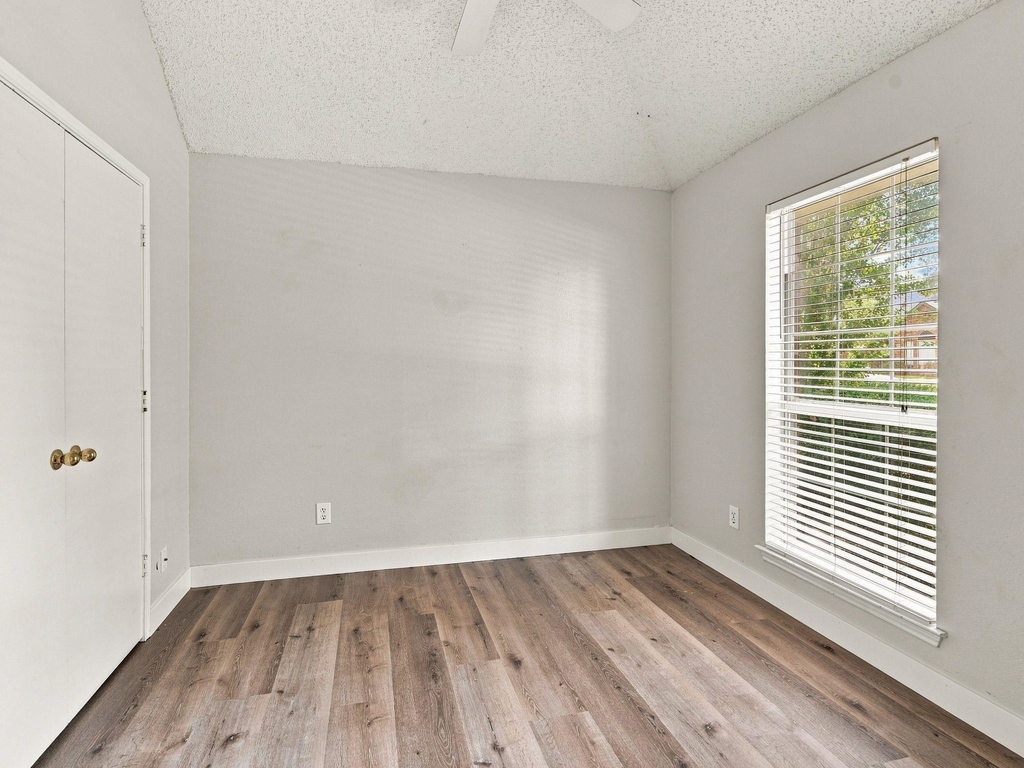 8201 Pacific Street - Photo 3