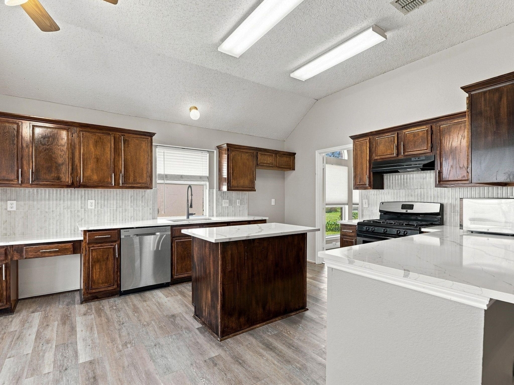 8201 Pacific Street - Photo 13