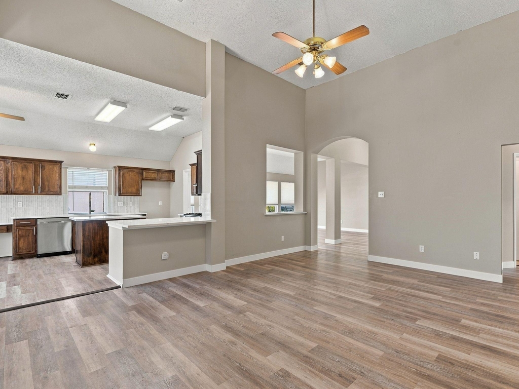 8201 Pacific Street - Photo 11