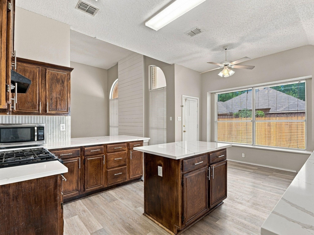 8201 Pacific Street - Photo 15