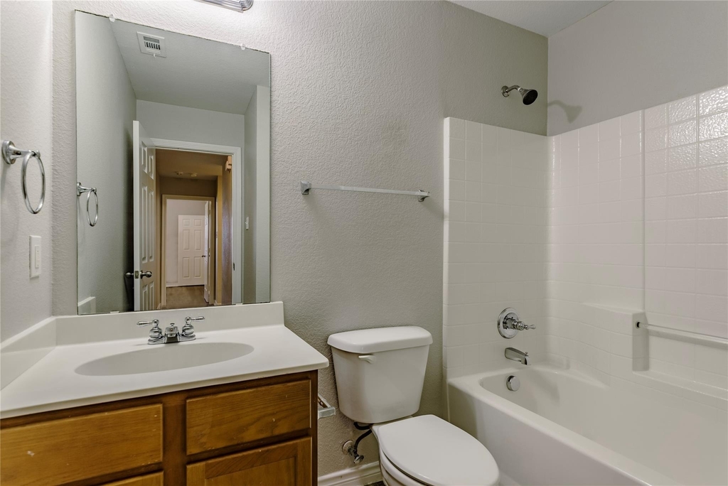 8915 Wild Rose Lane - Photo 25