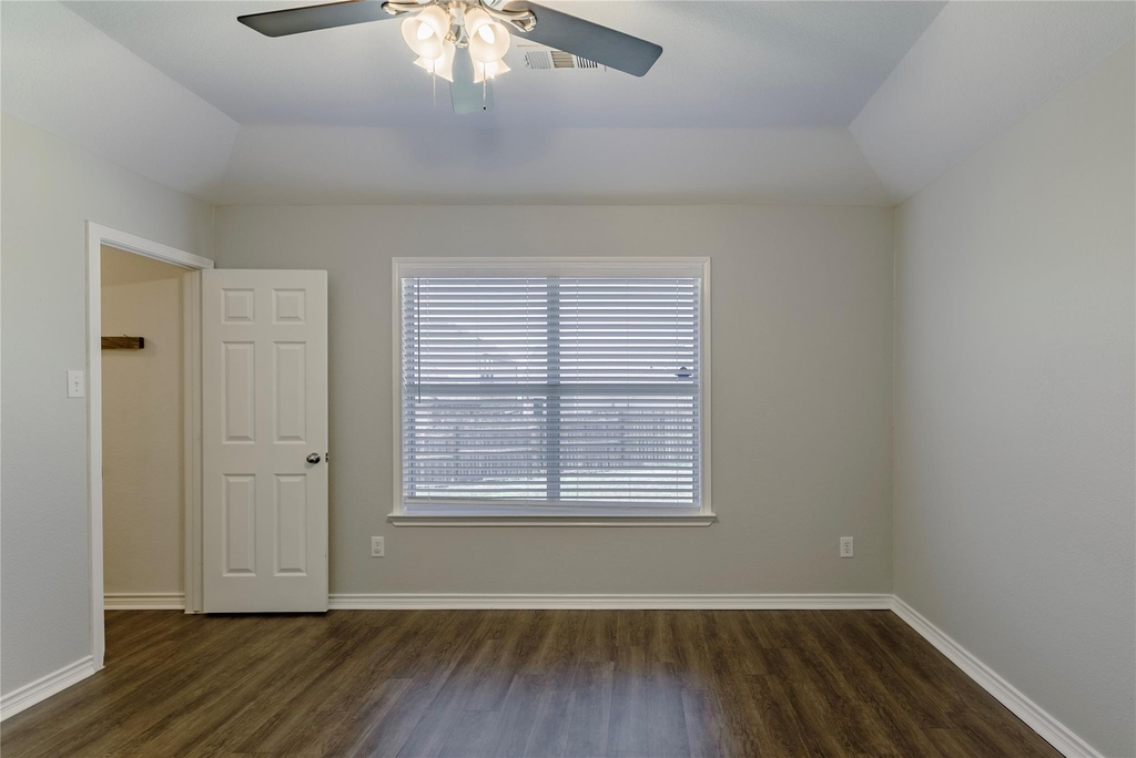 8915 Wild Rose Lane - Photo 17