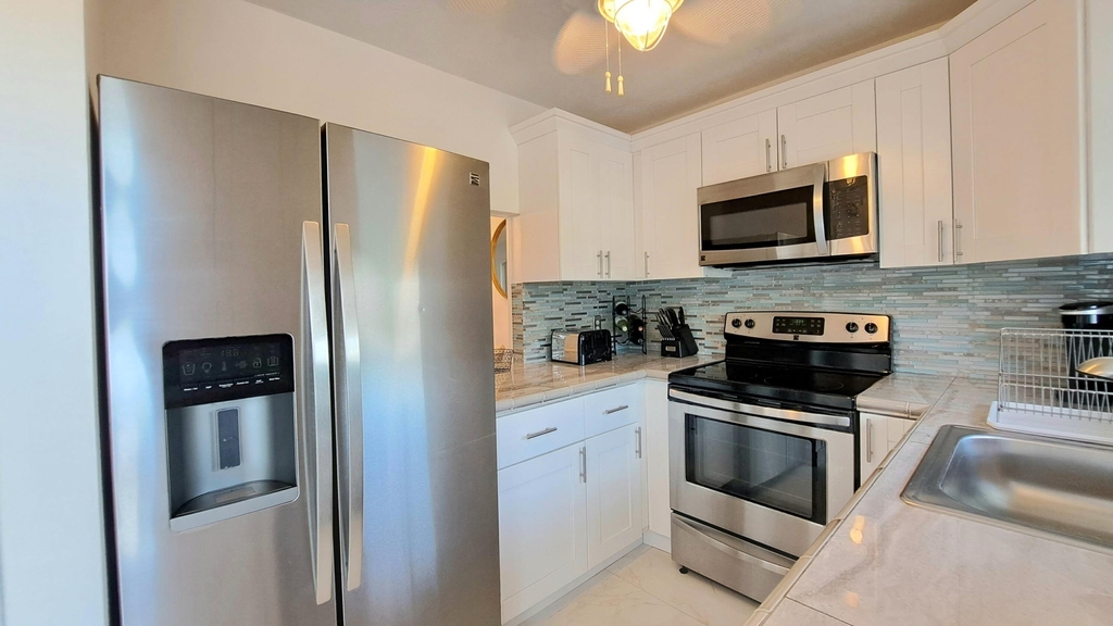 1445 Se 15th Court - Photo 1