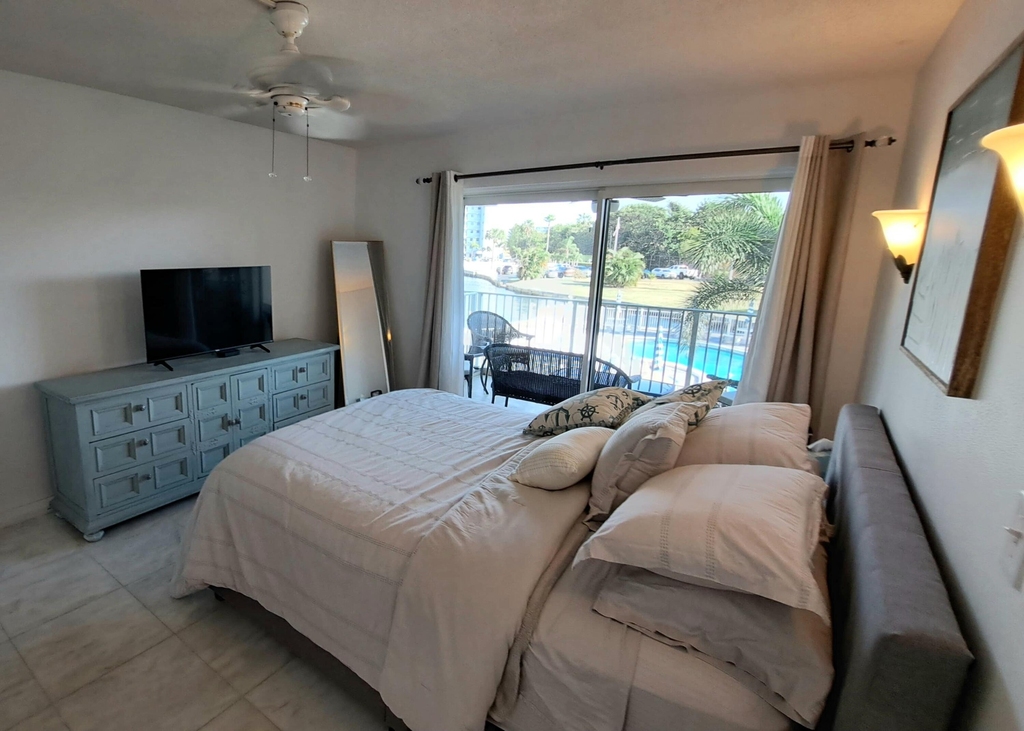 1445 Se 15th Court - Photo 16