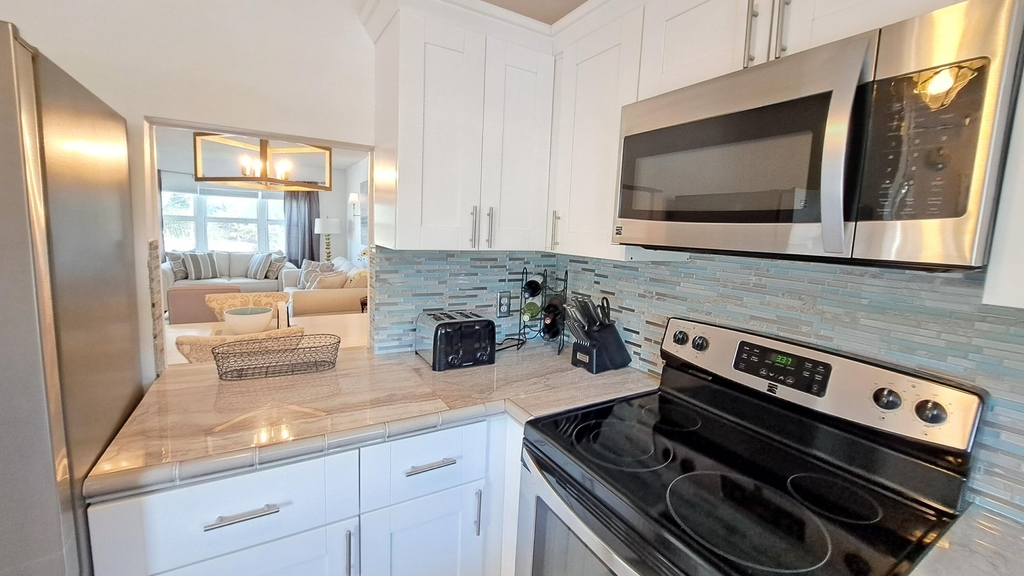1445 Se 15th Court - Photo 4