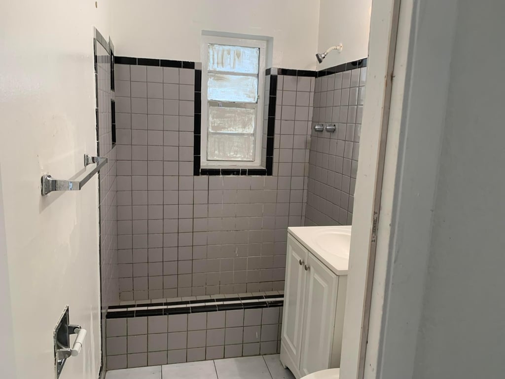 810 S 19th Avenue - Photo 5