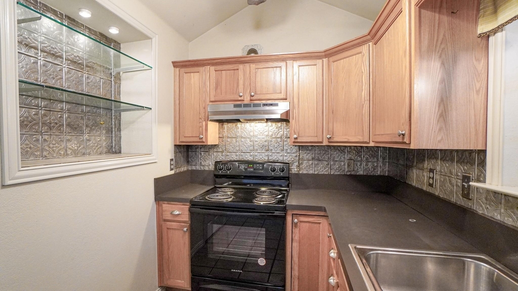 1044 N King Road - Photo 9