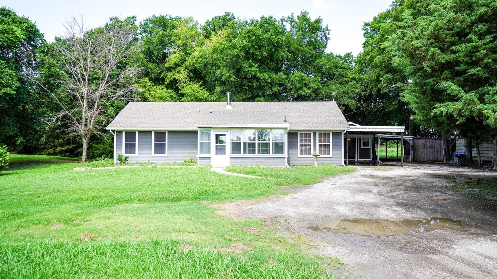 1044 N King Road - Photo 1