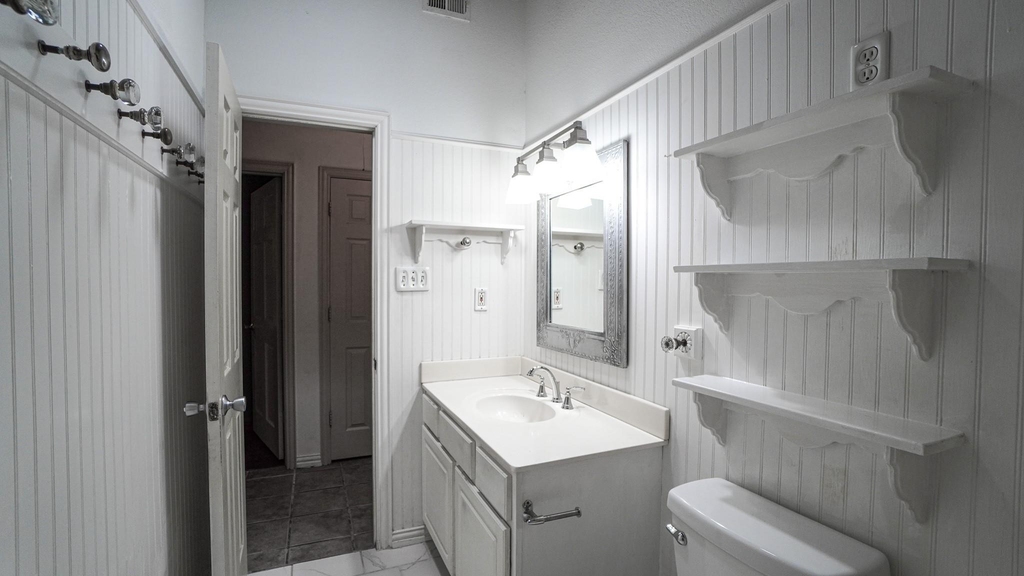 1044 N King Road - Photo 12