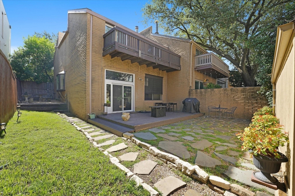 4319 Travis Street - Photo 15