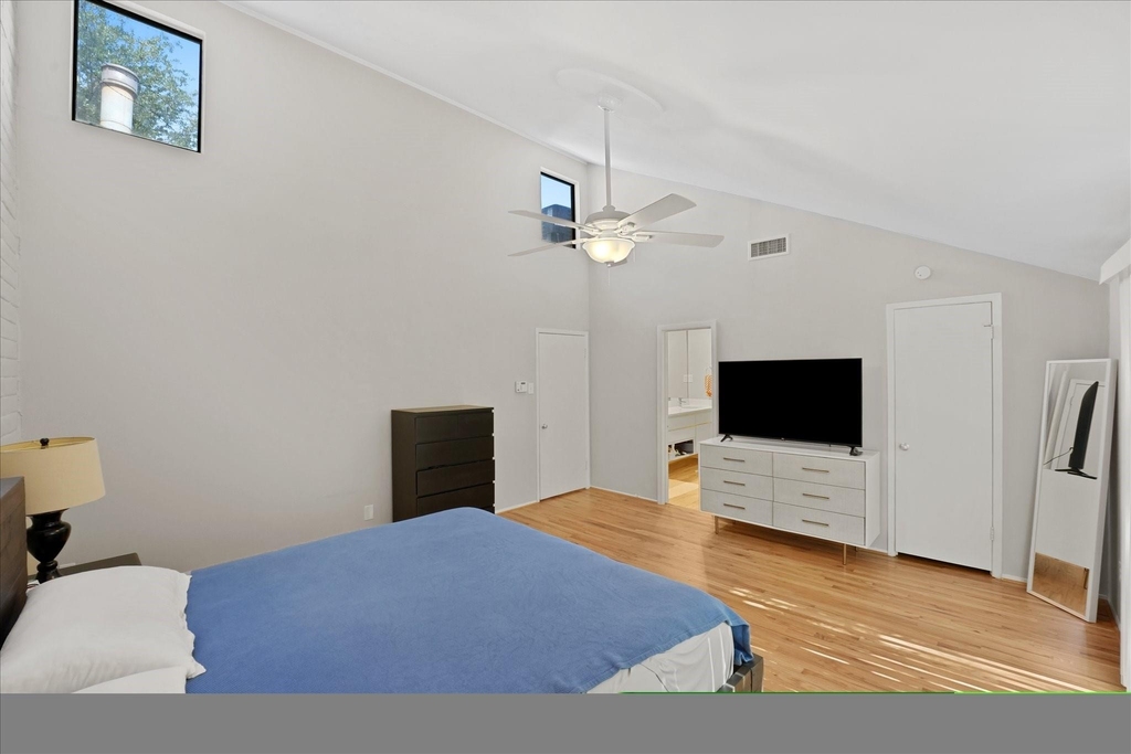 4319 Travis Street - Photo 9